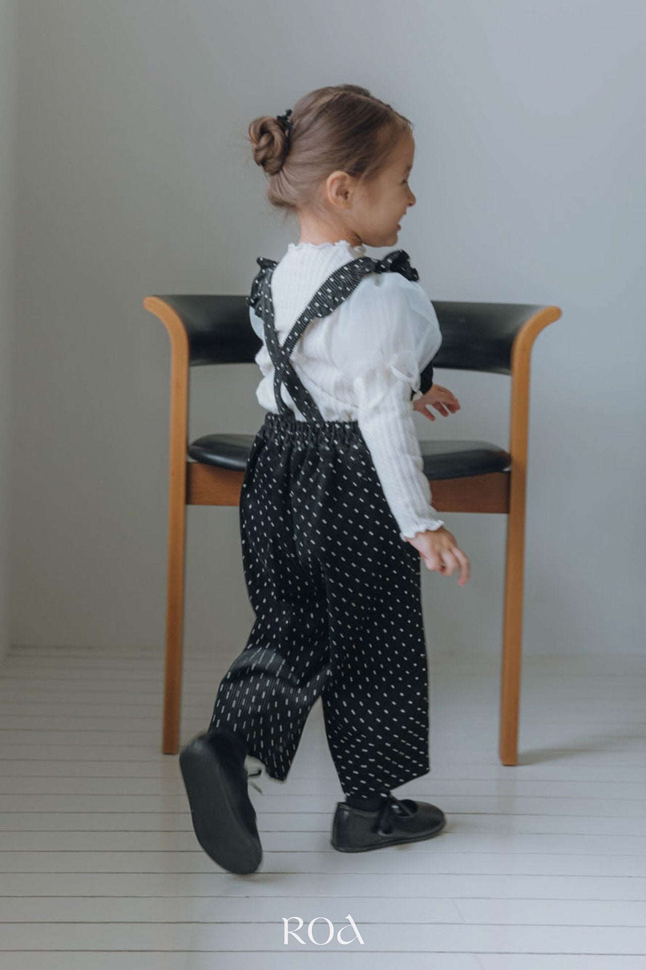 ［ROA］Dot frill suspender pants