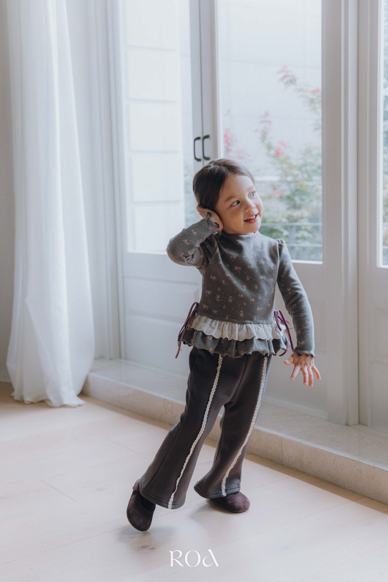 ［ROA］Corduroy ribbon pants