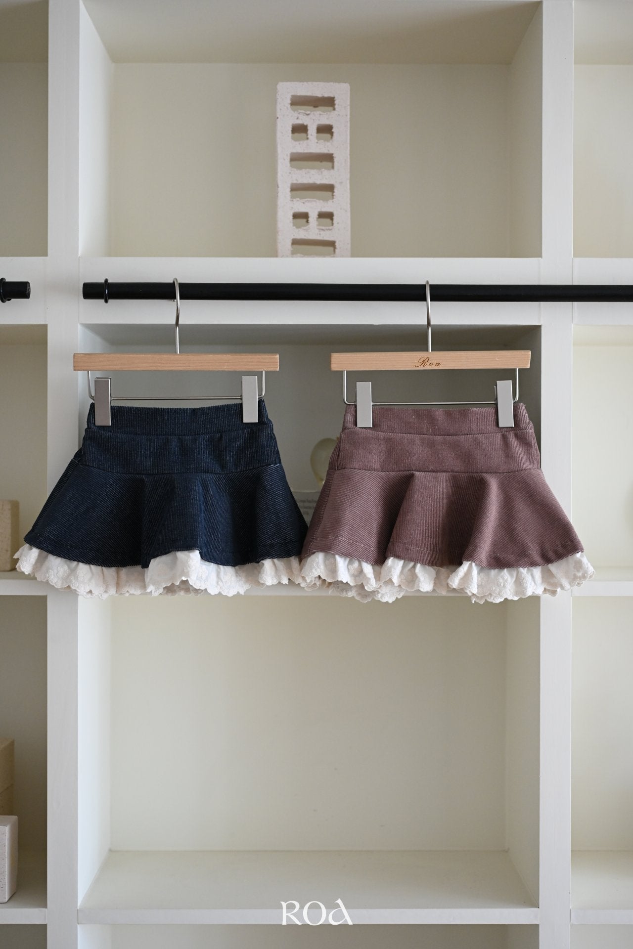 ［ROA］Lace mini skirt