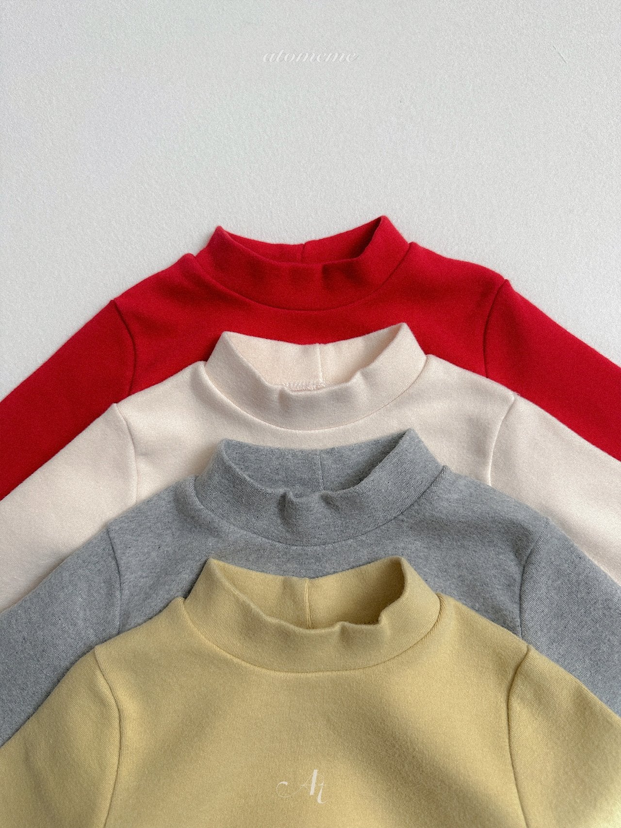 [atomeme] Plain Turtleneck Tee