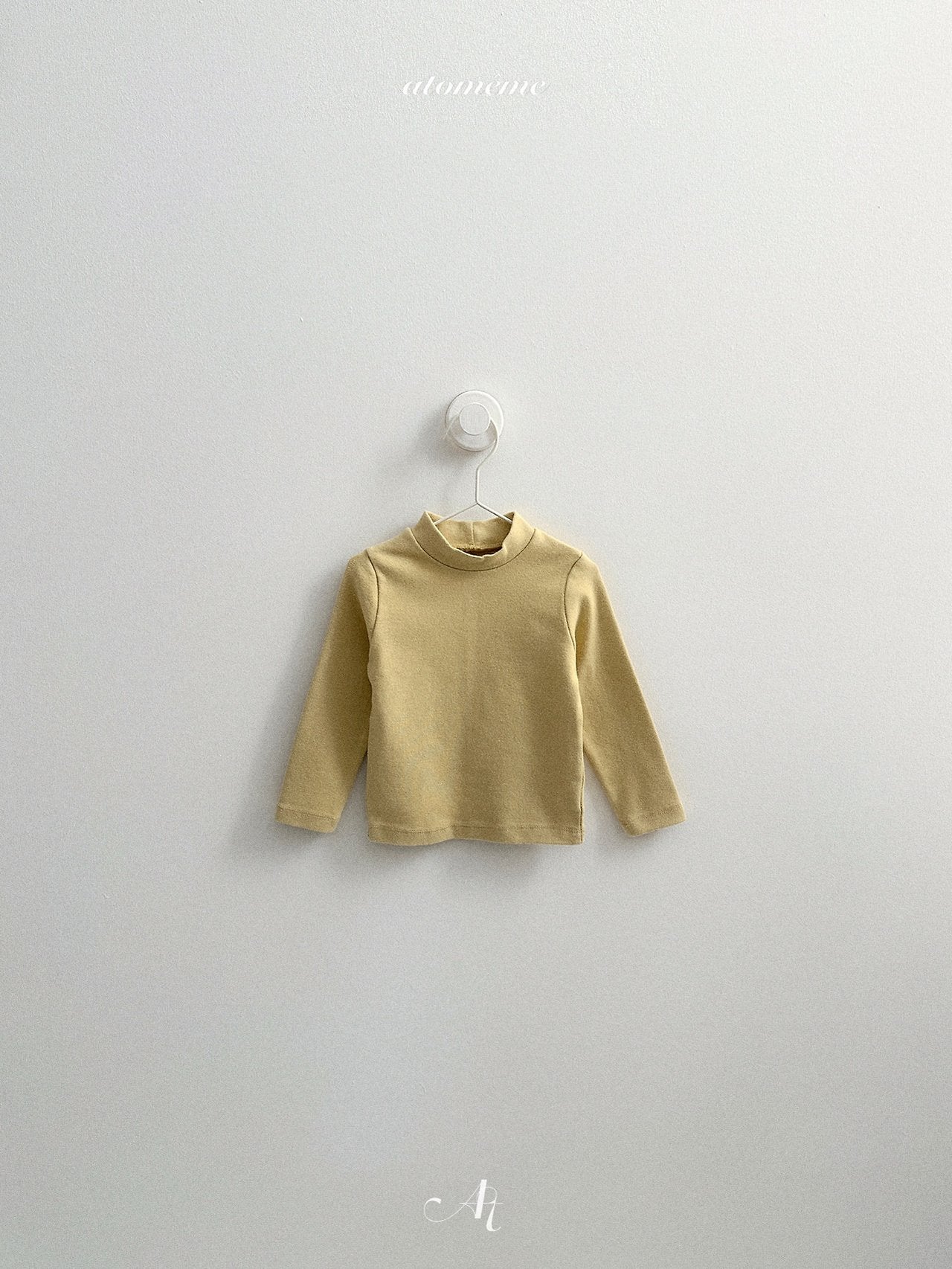 [atomeme] Plain Turtleneck Tee
