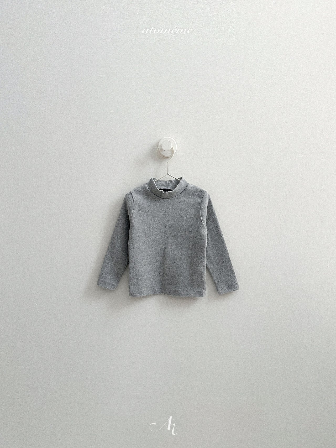 [atomeme] Plain Turtleneck Tee