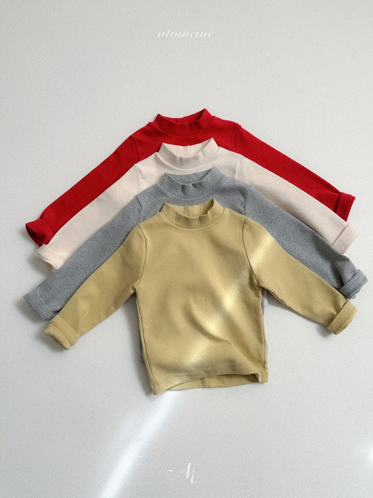 [atomeme] Plain Turtleneck Tee