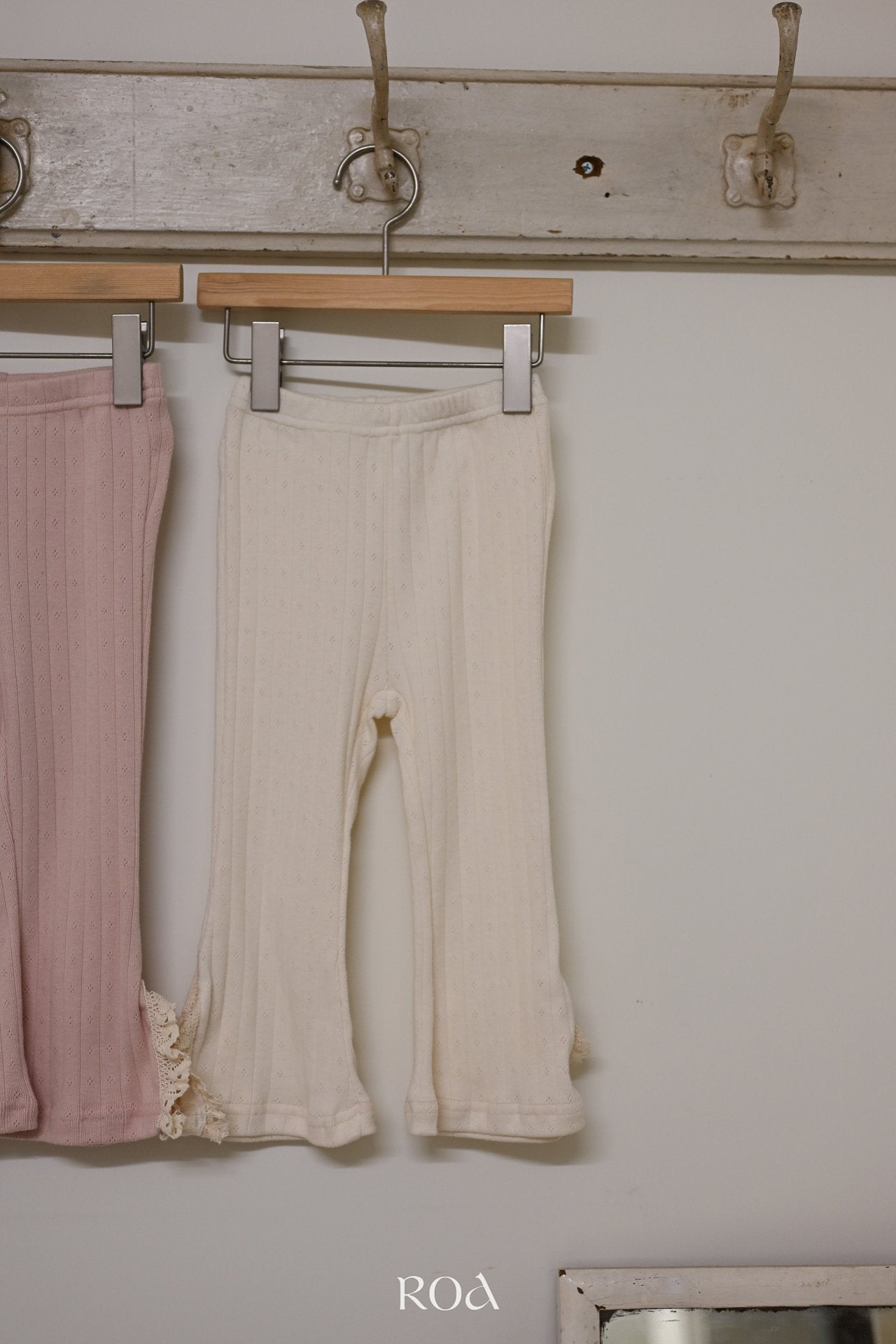 ［ROA］Bunny lace flare pants