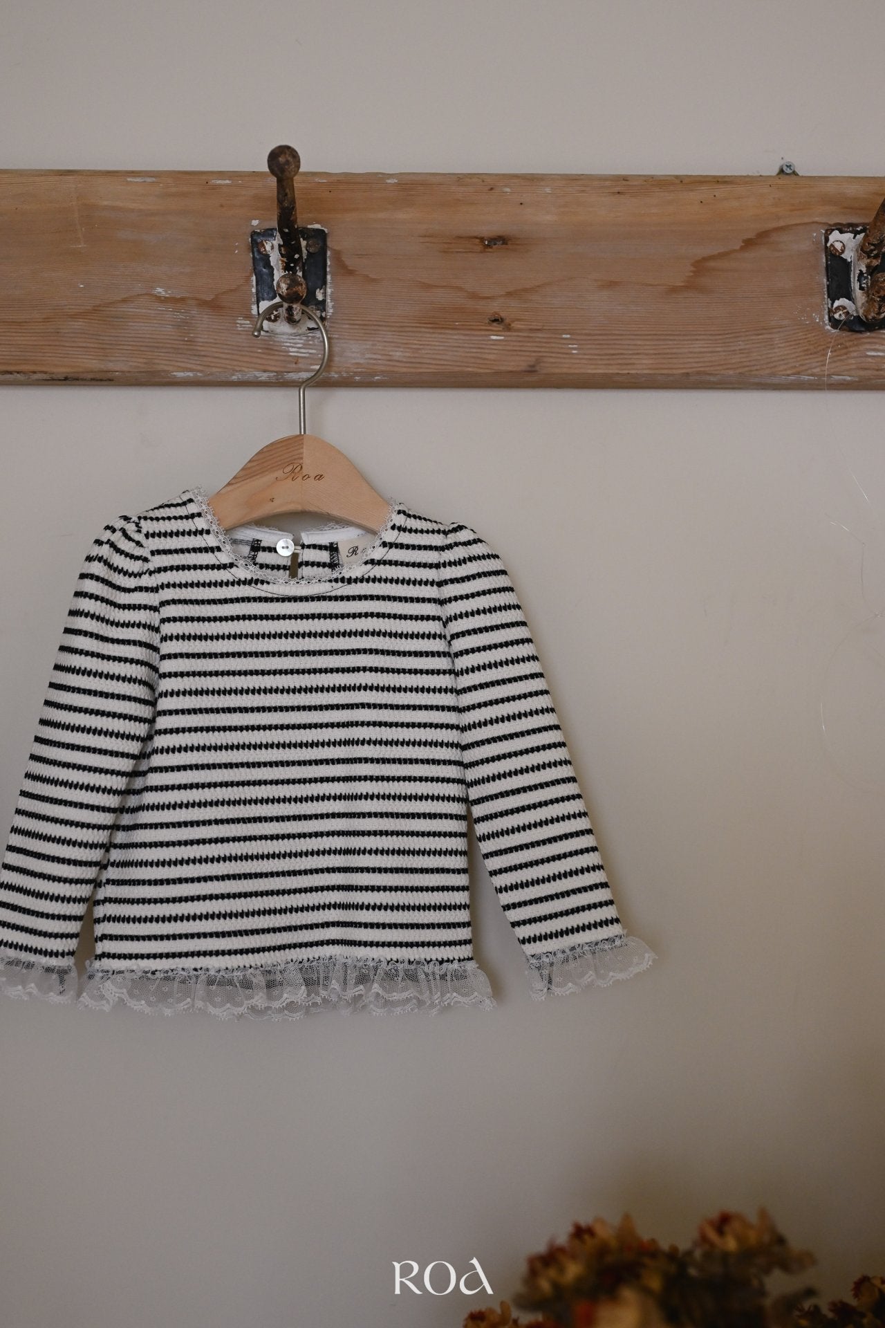 ［ROA］Runa stripe lace tee
