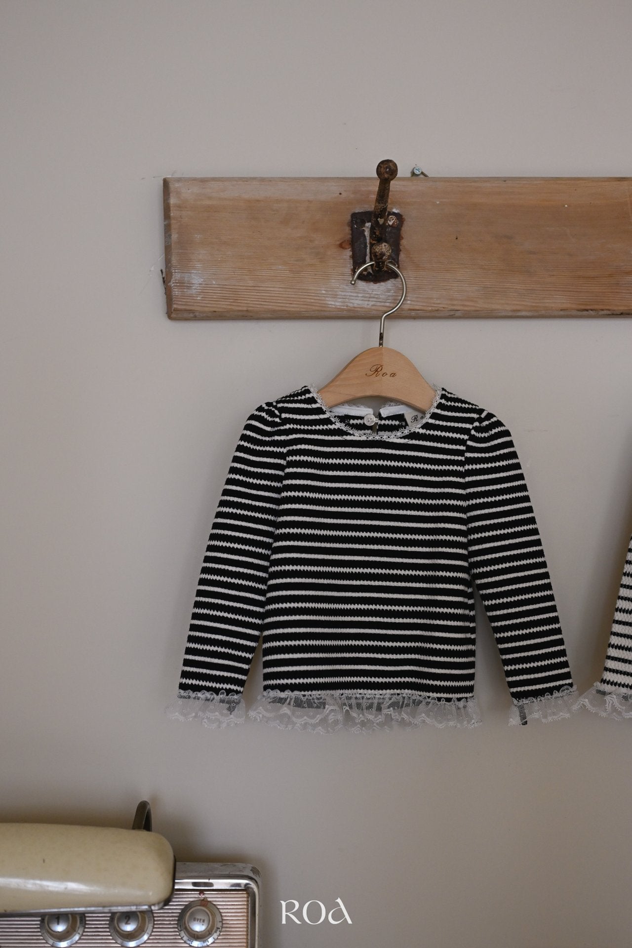 ［ROA］Runa stripe lace tee