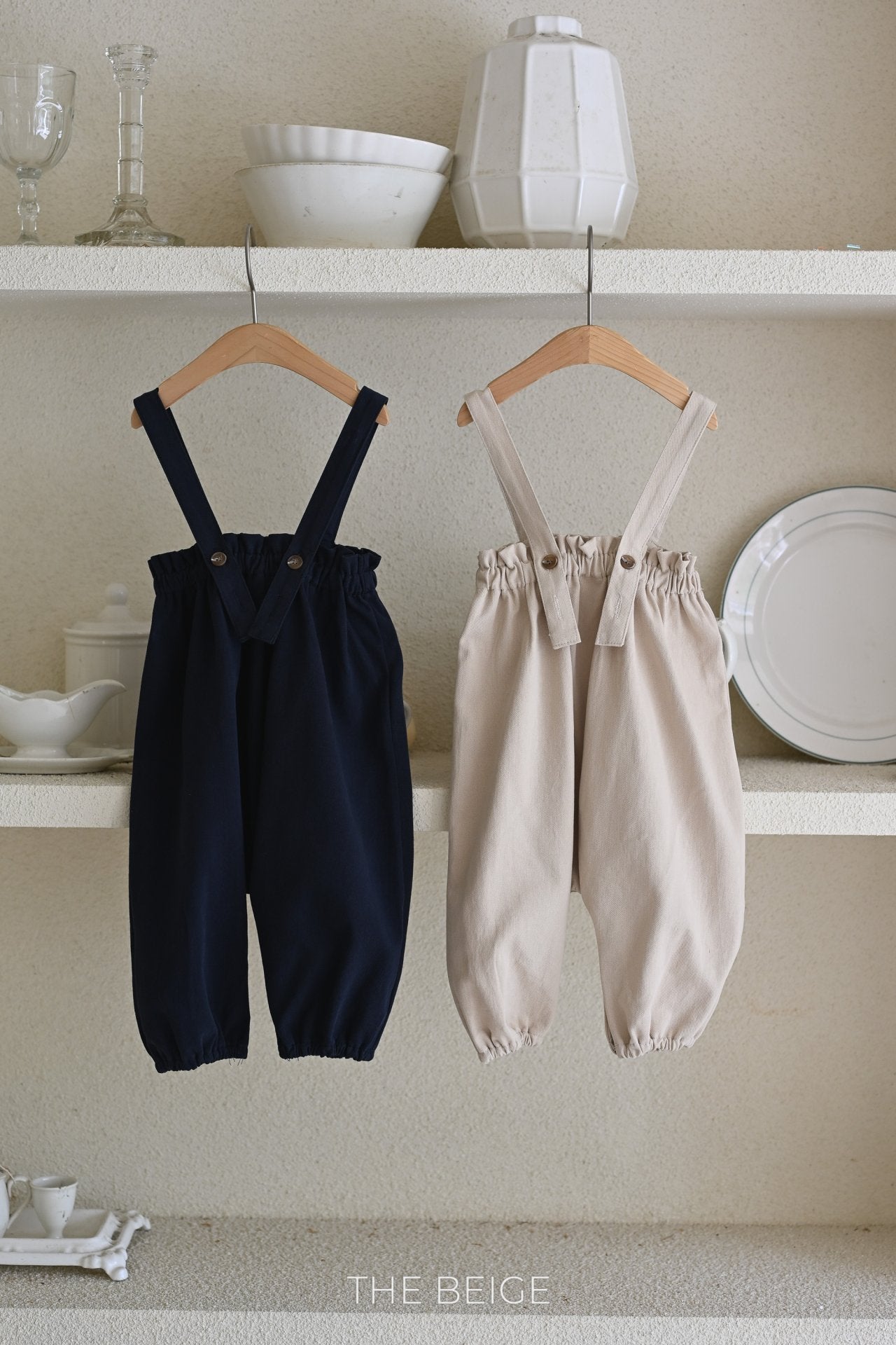 ［The beige］Suspender suit