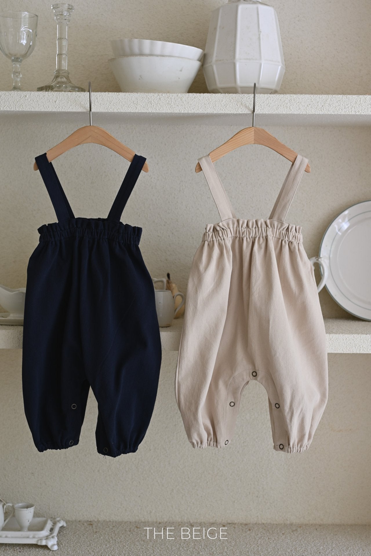 ［The beige］Suspender suit