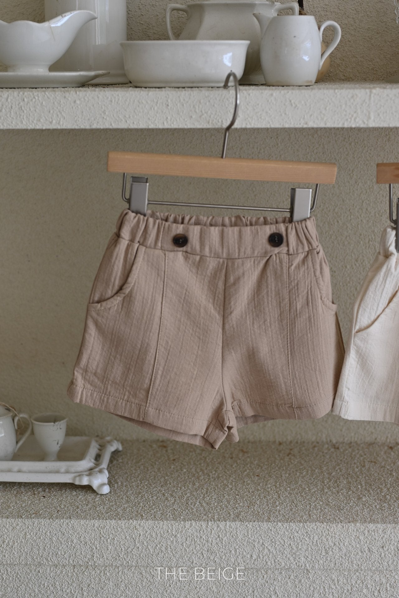 ［The beige］Sela button short pants