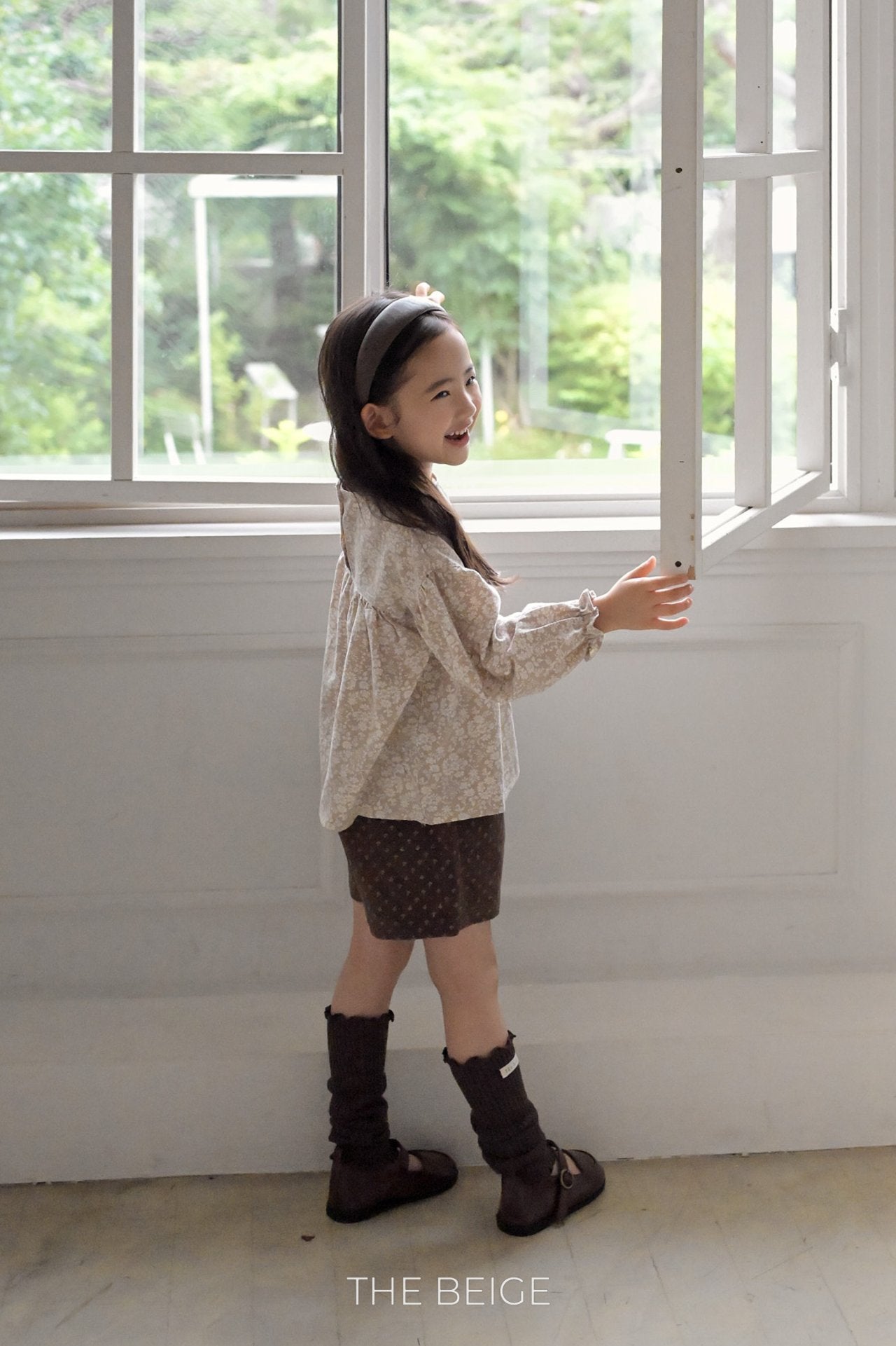 ［The beige］Retro short pants