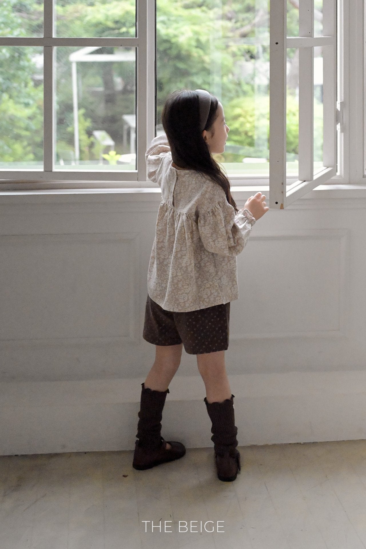 ［The beige］Retro short pants