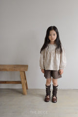 ［The beige］Retro short pants