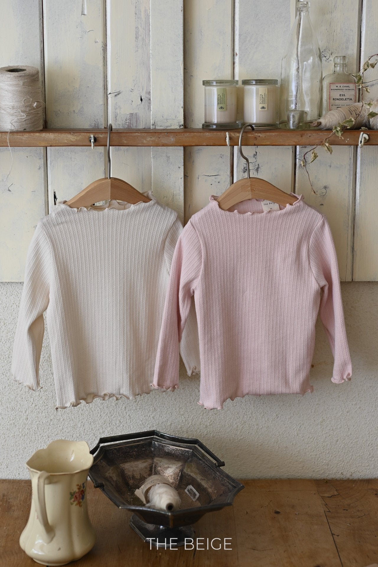 ［The beige］Mellow half neck tee
