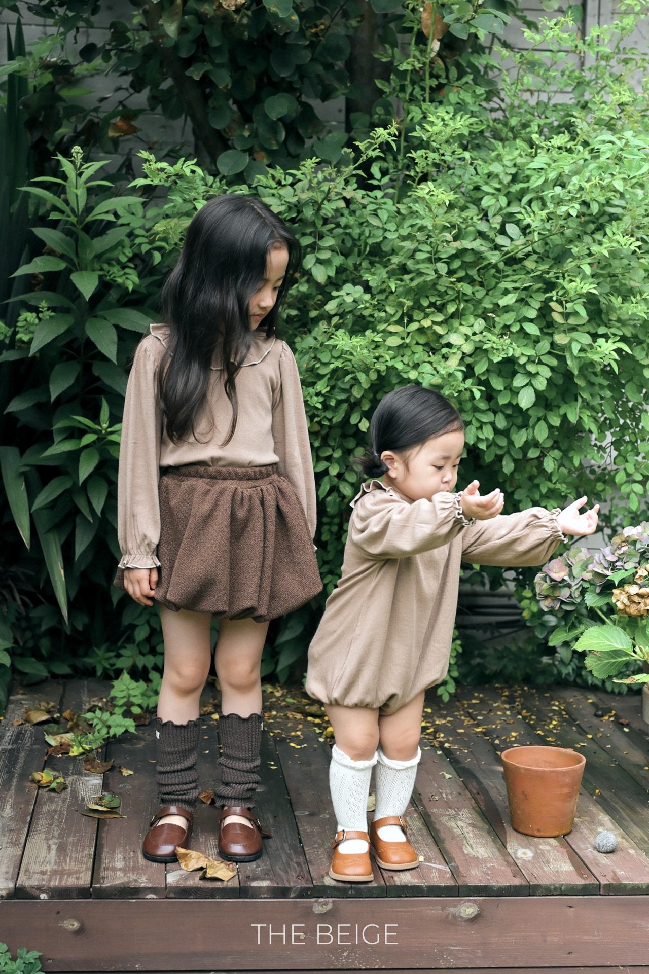 ［The beige］Collar frill rompers