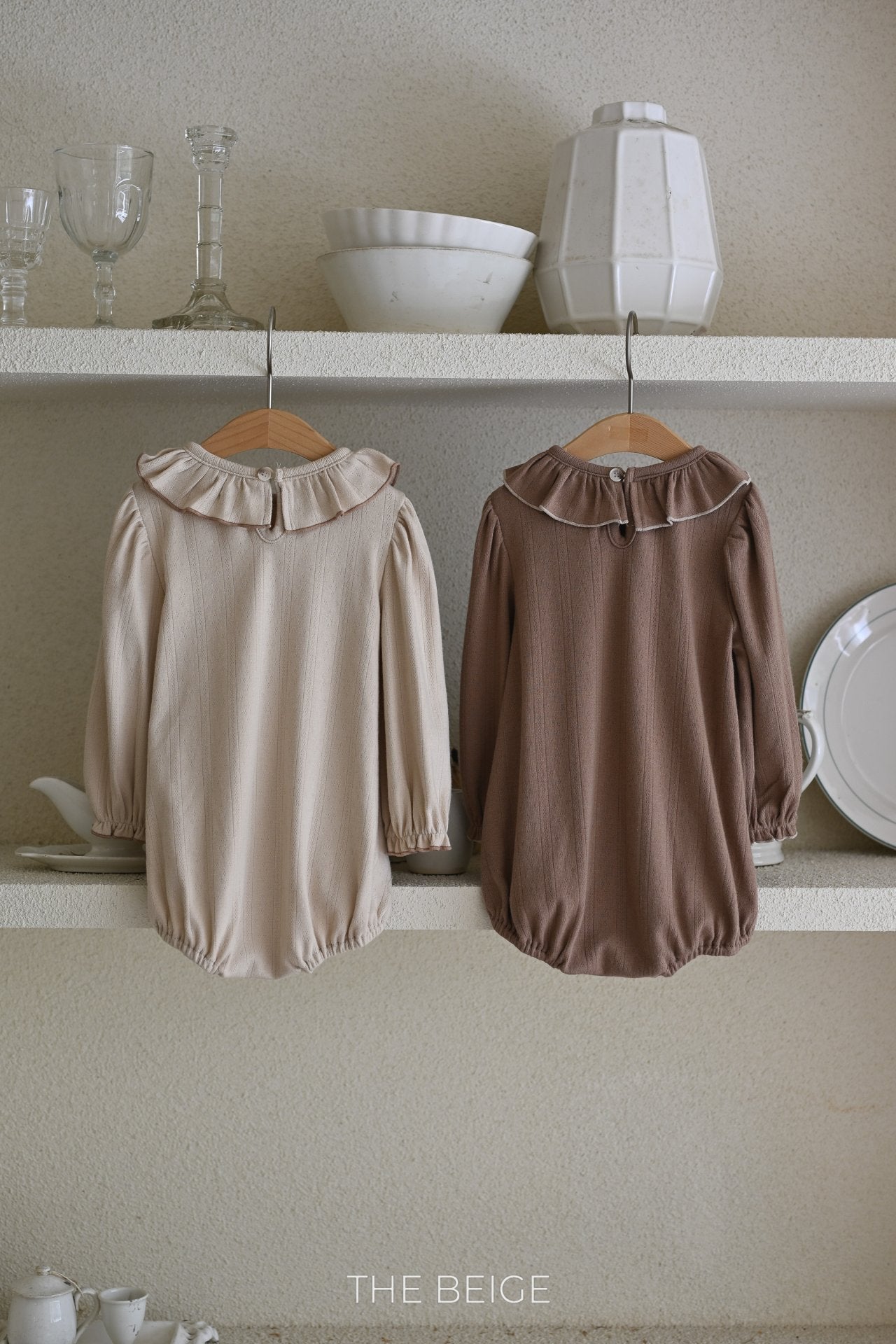 ［The beige］Collar frill rompers