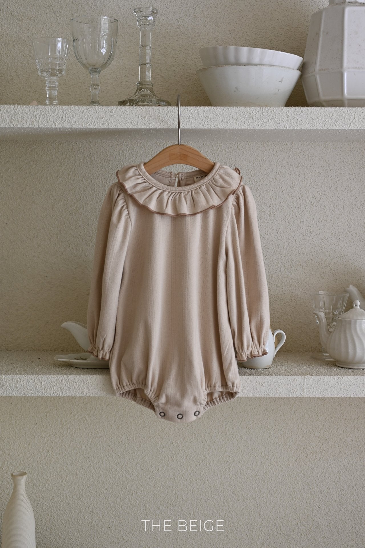 ［The beige］Collar frill rompers