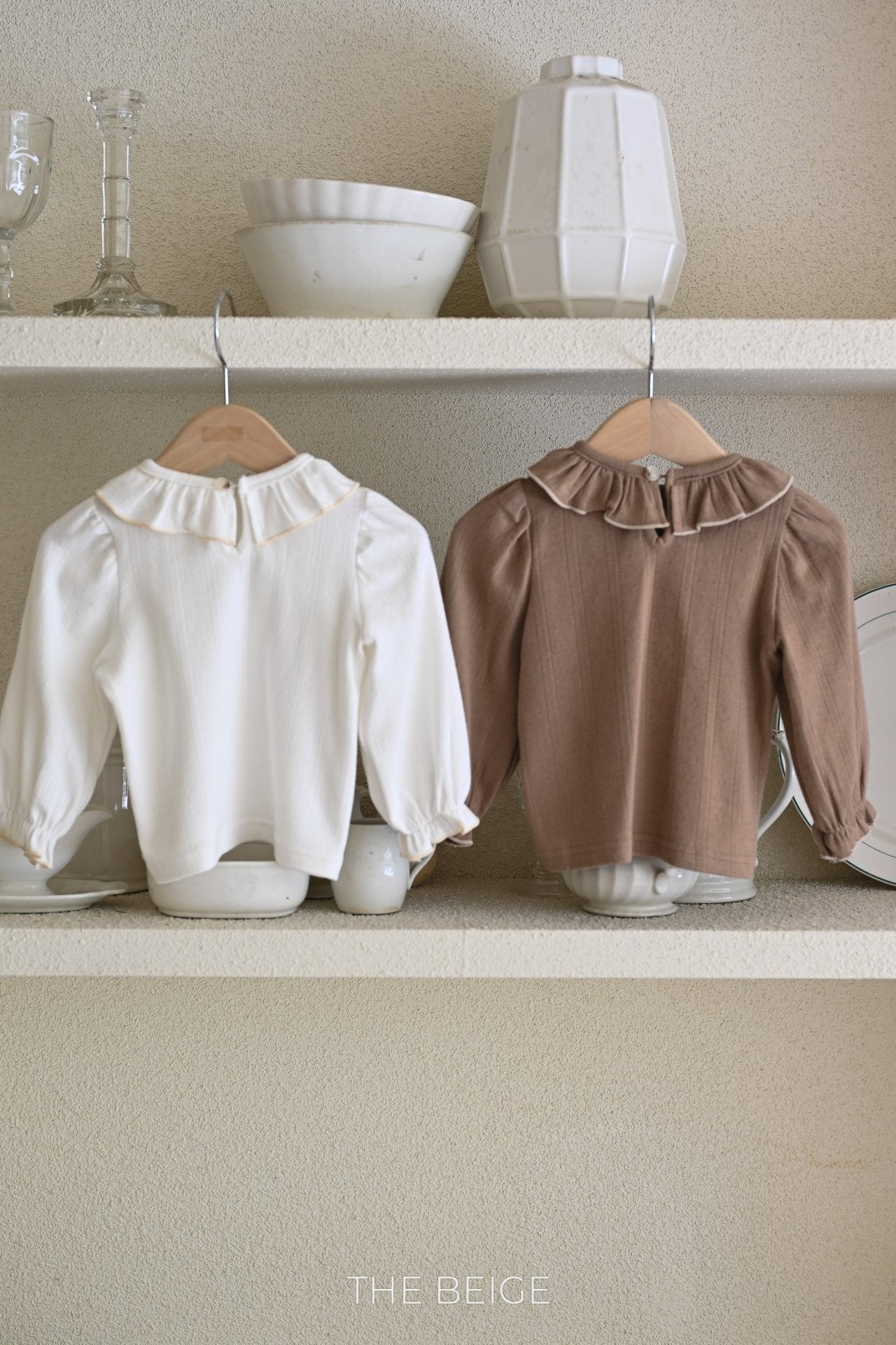 ［The beige］Collar frill blouse
