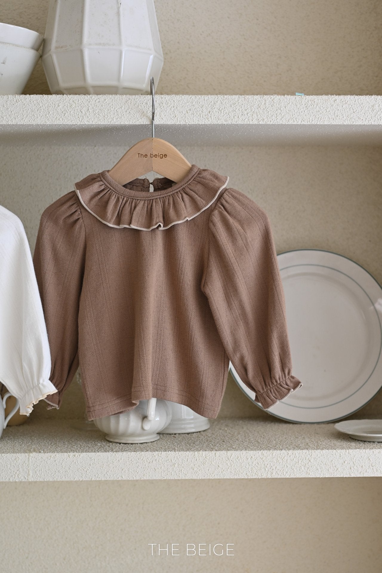 ［The beige］Collar frill blouse