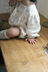 ［The beige］Flower shirring rompers