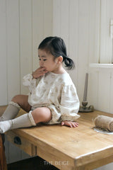 ［The beige］Flower shirring rompers