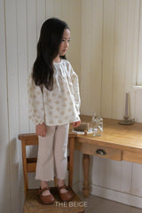 ［The beige］Flower shirring blouse