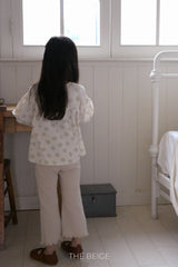 ［The beige］Flower shirring blouse