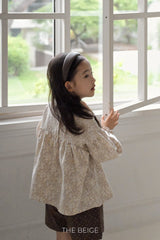 ［The beige］Flower shirring blouse