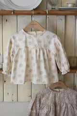 ［The beige］Flower shirring blouse