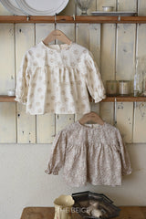 ［The beige］Flower shirring blouse