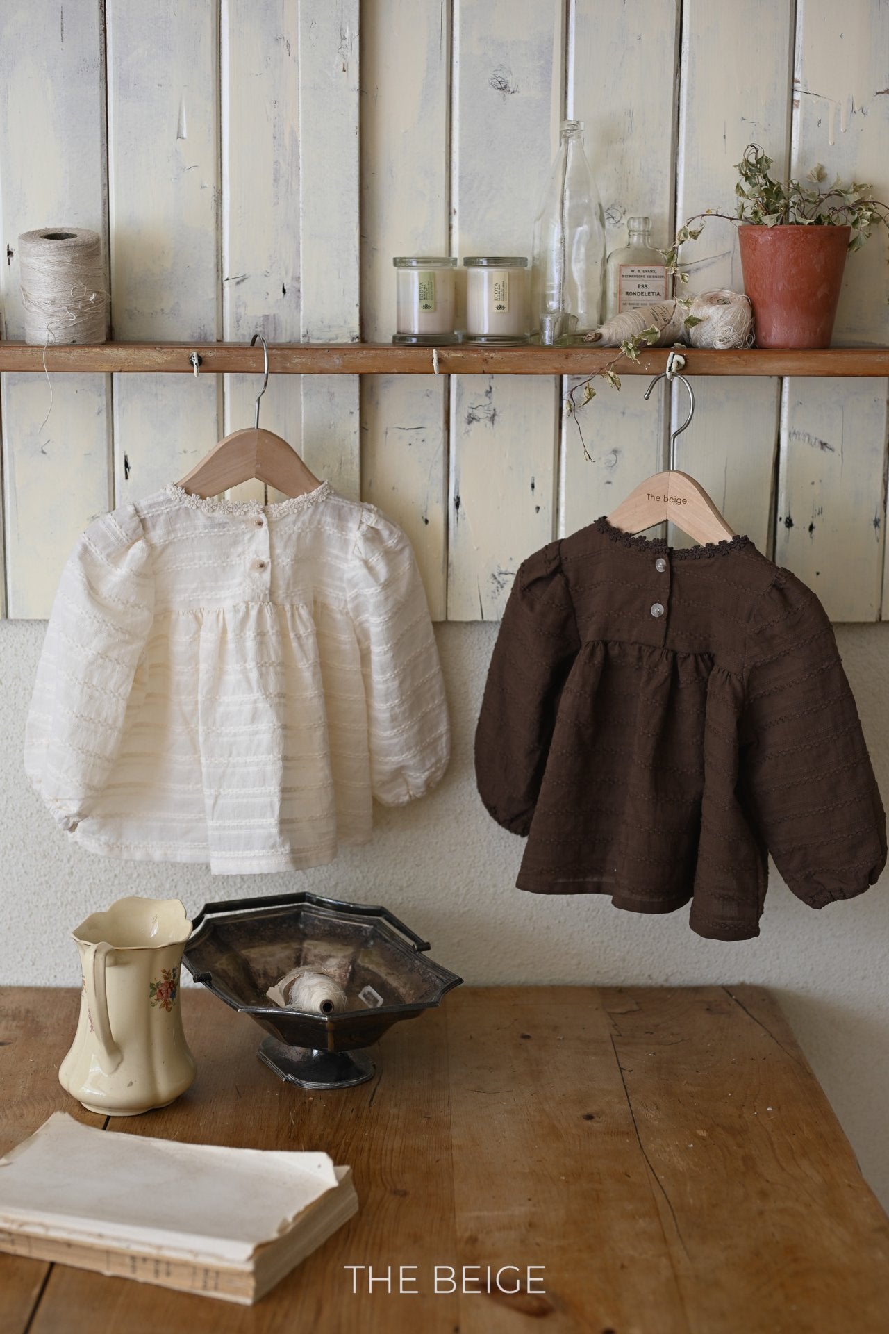 ［The beige］Jacquard blouse