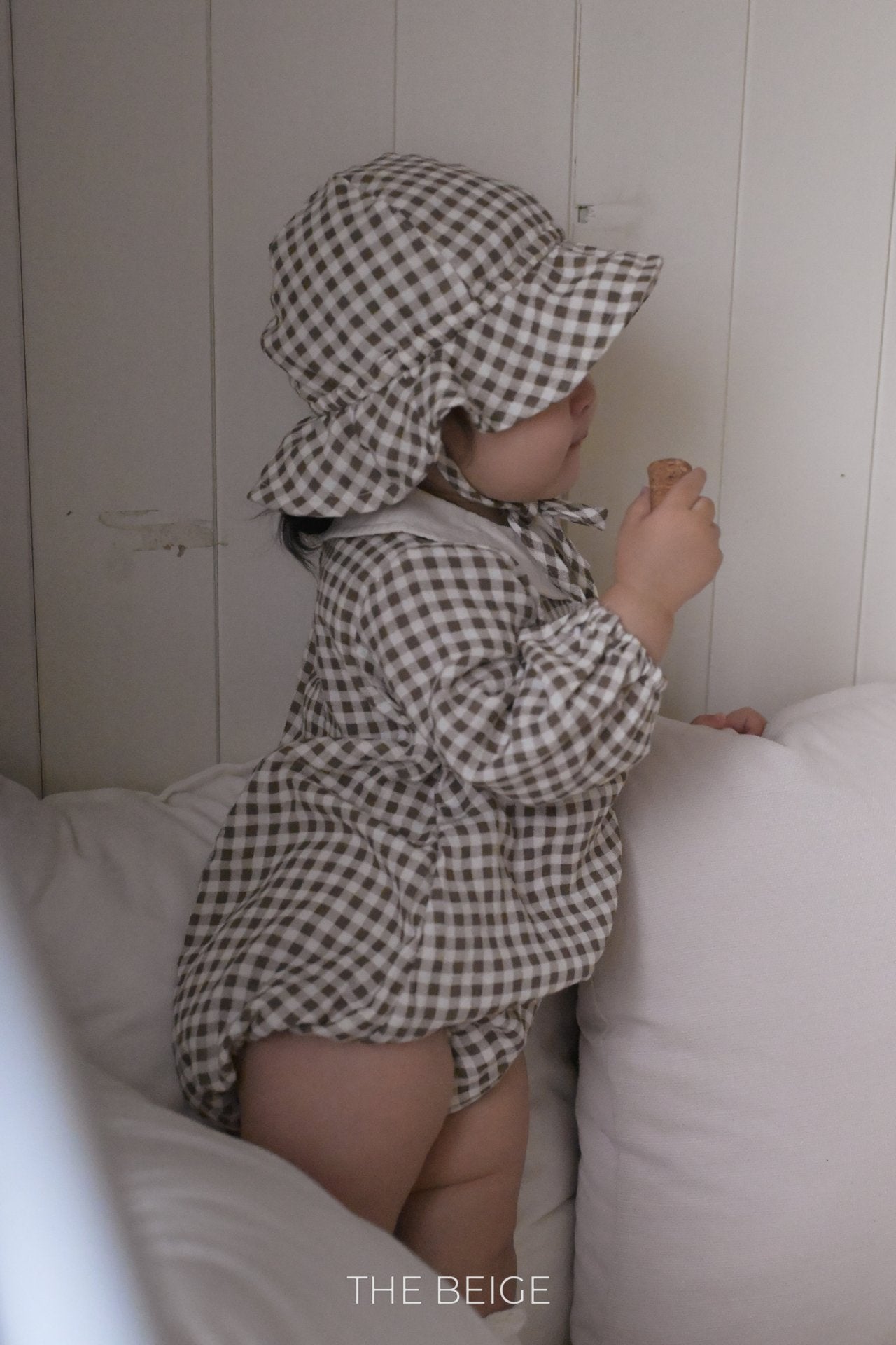 ［The beige］Petit collar rompers