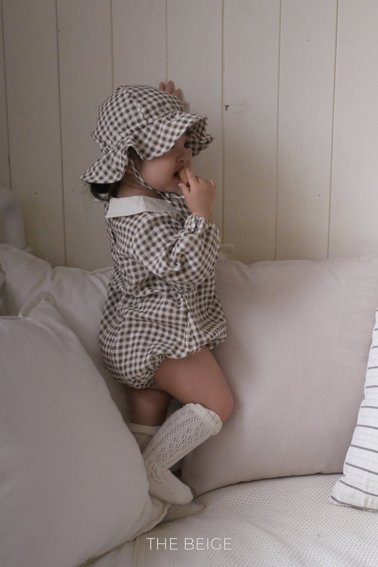 ［The beige］Petit collar rompers