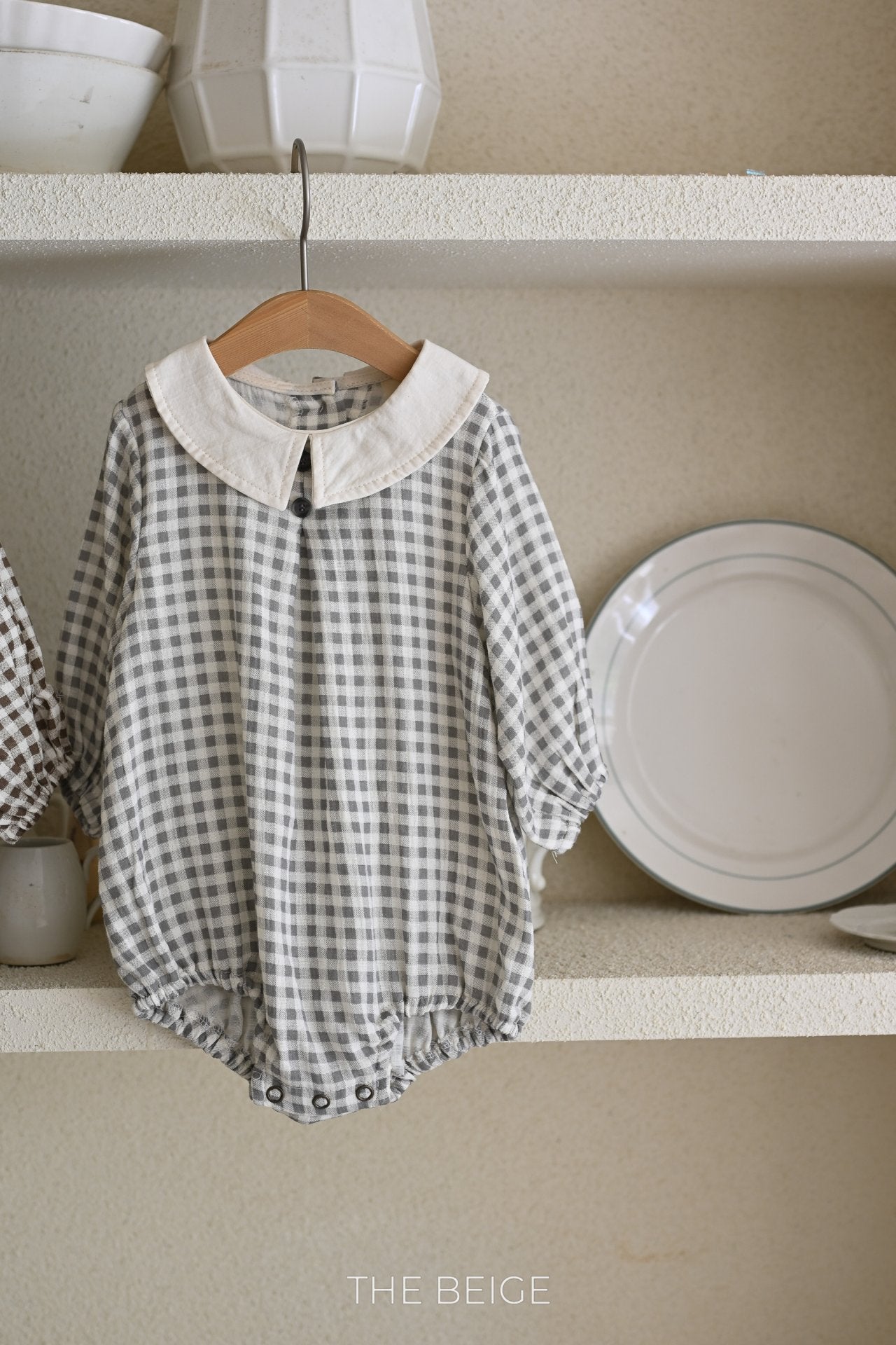 ［The beige］Petit collar rompers