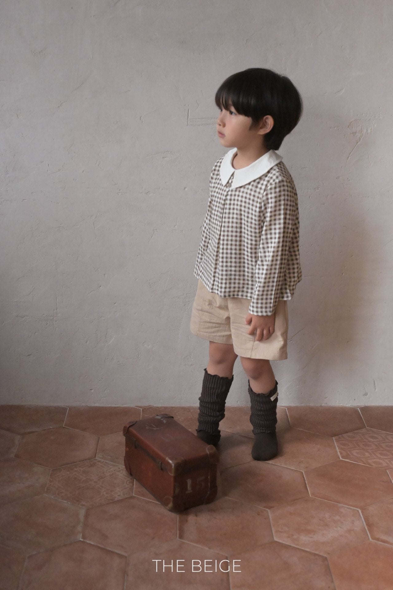 ［The beige］Petit collar shirt