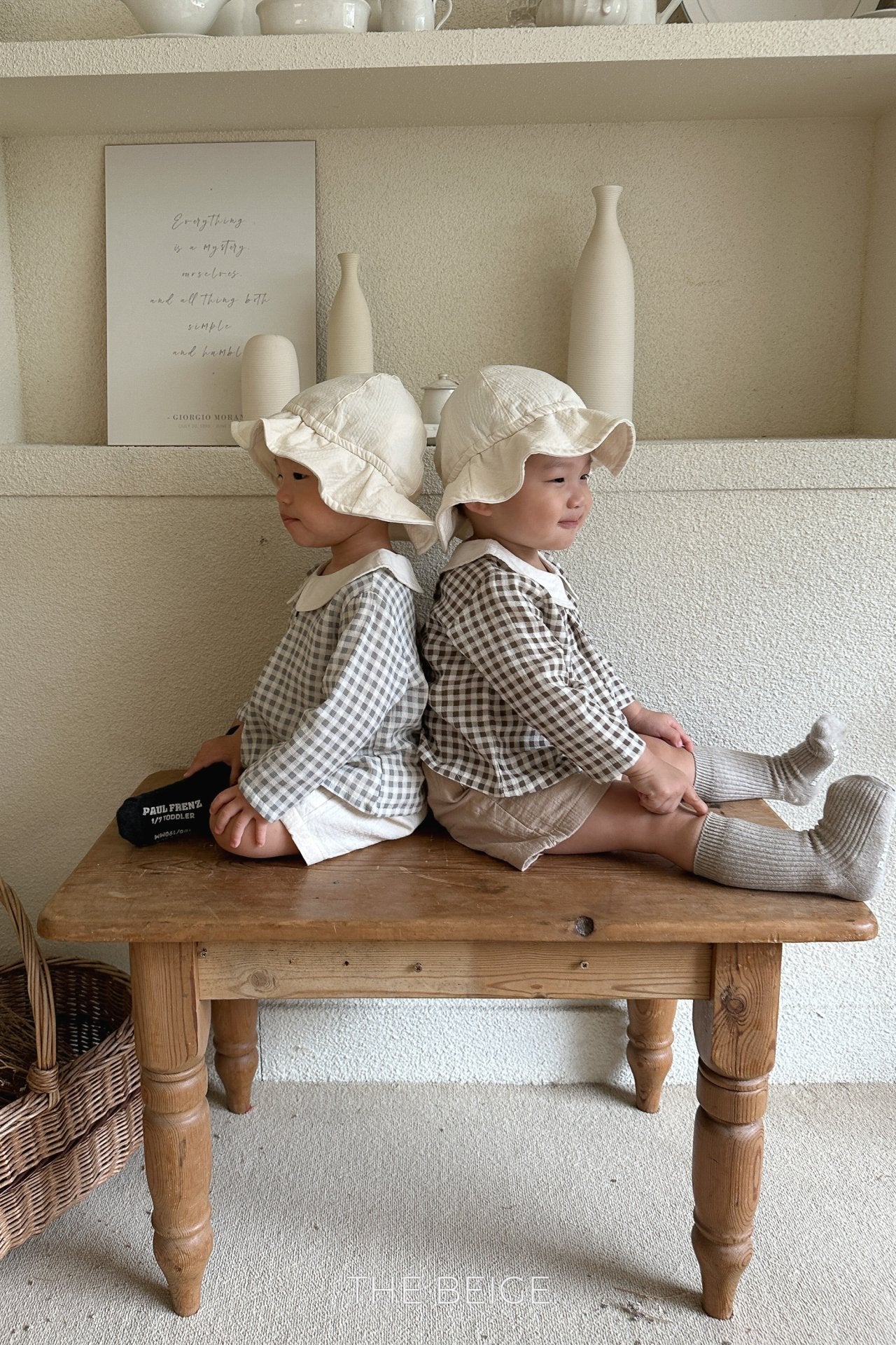 ［The beige］Petit collar shirt
