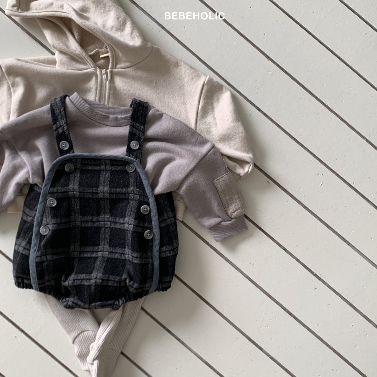 ［bebe holic］Check salopette suit