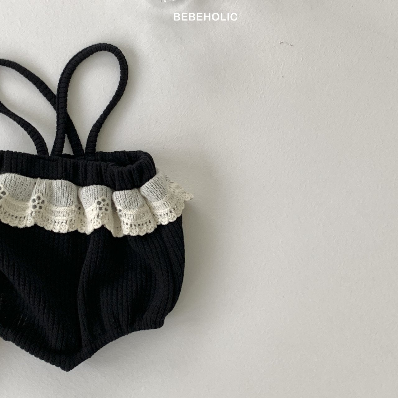 ［bebe holic］Pompon lace suspender bloomer