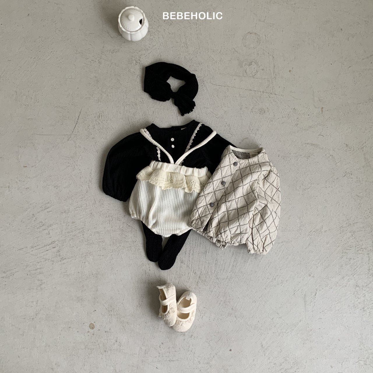 ［bebe holic］Pompon lace suspender bloomer