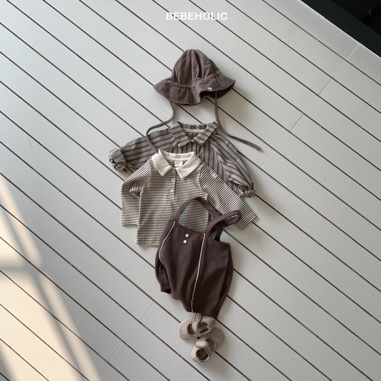 ［bebe holic］Cony stripe collar tops