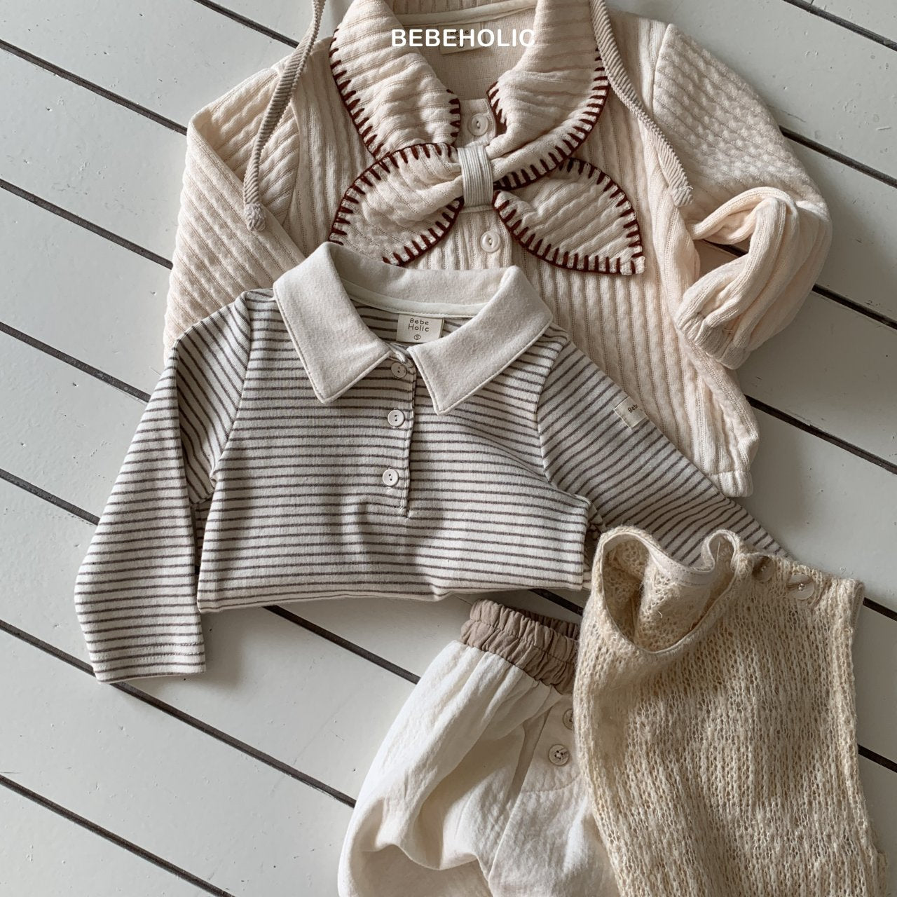 ［bebe holic］Cony stripe collar tops