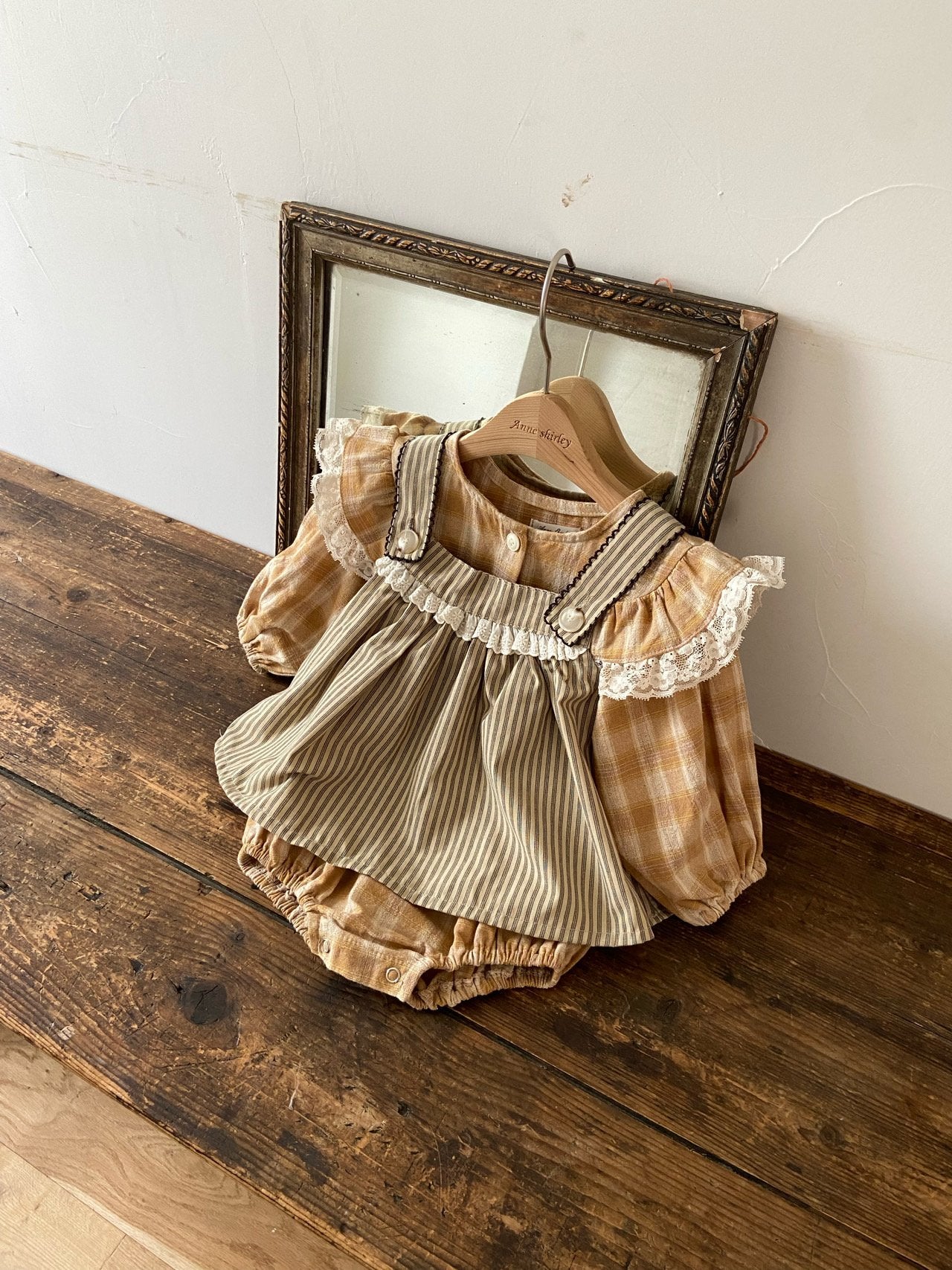 ［Anne shirley］Hiena check rompers