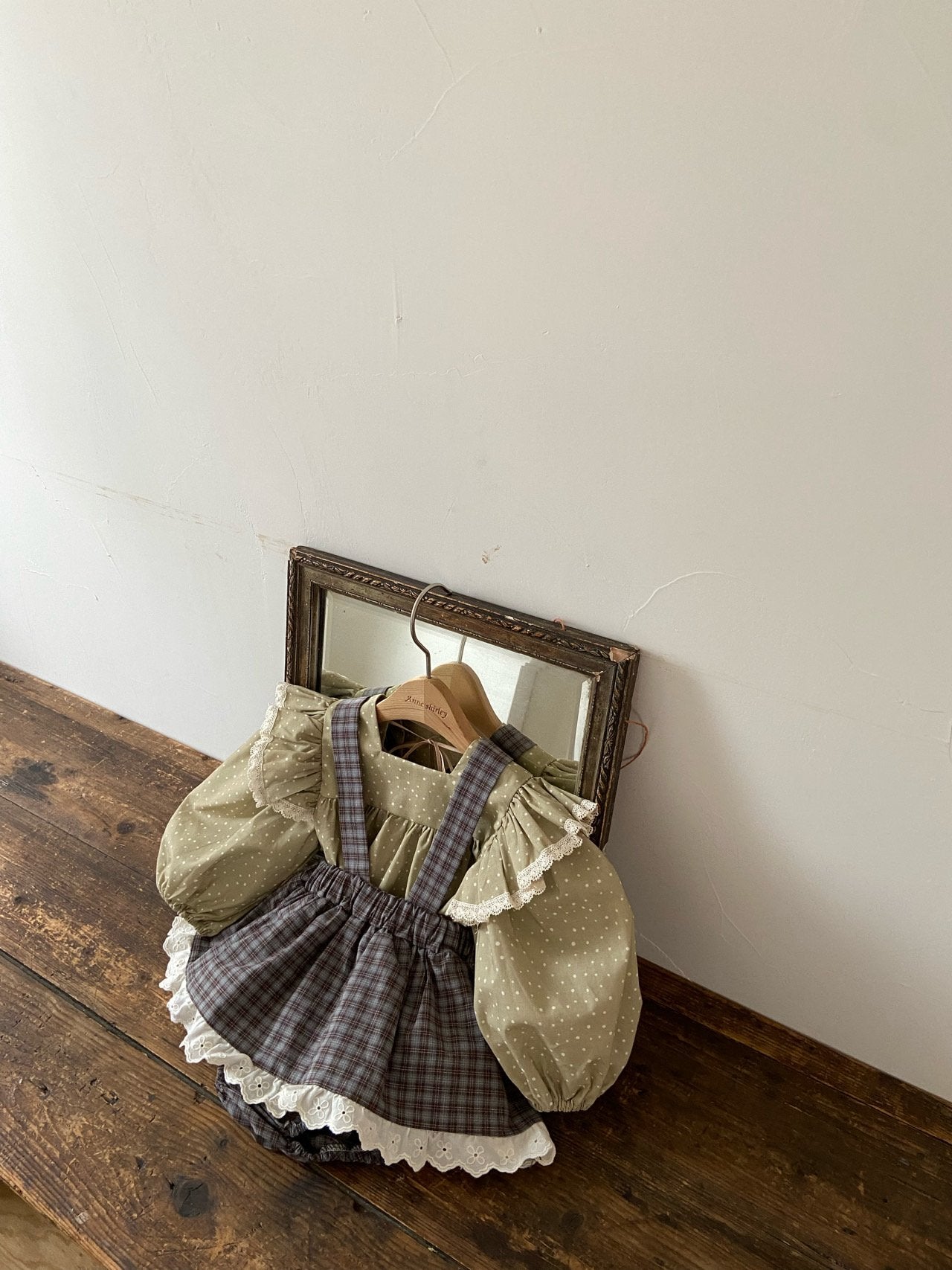 ［Anne shirley］Dot frill blouse & bloomer set