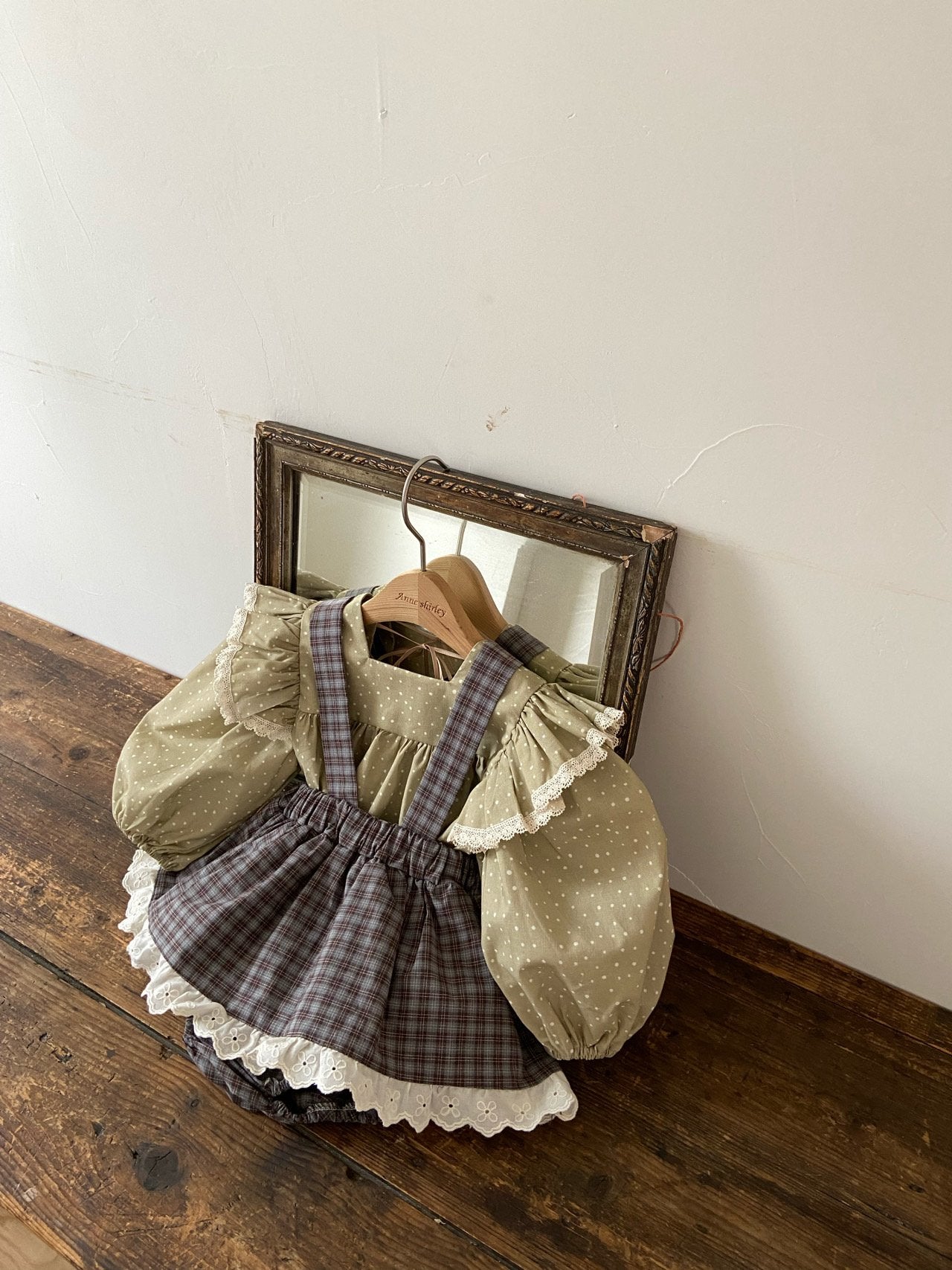 ［Anne shirley］Dot frill blouse & bloomer set