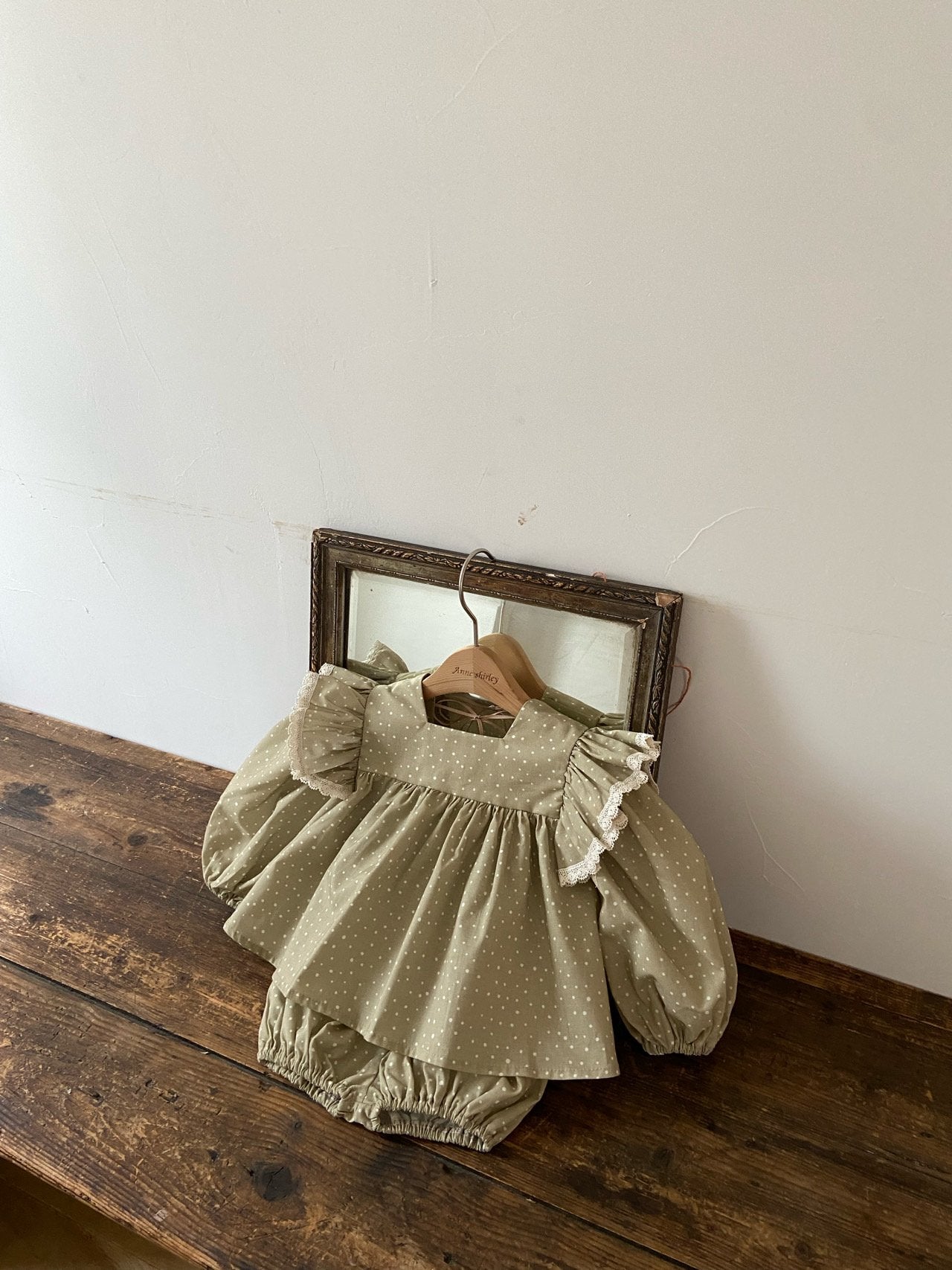 ［Anne shirley］Dot frill blouse & bloomer set