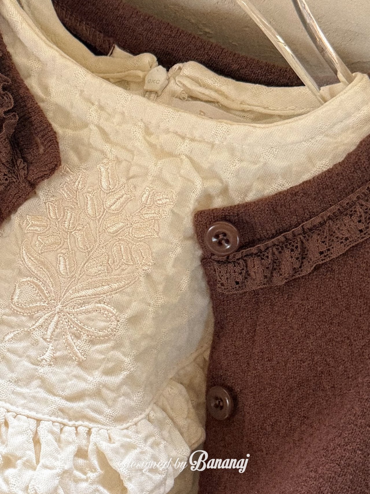 ［BANANAJ］Anju embroidery one-piece