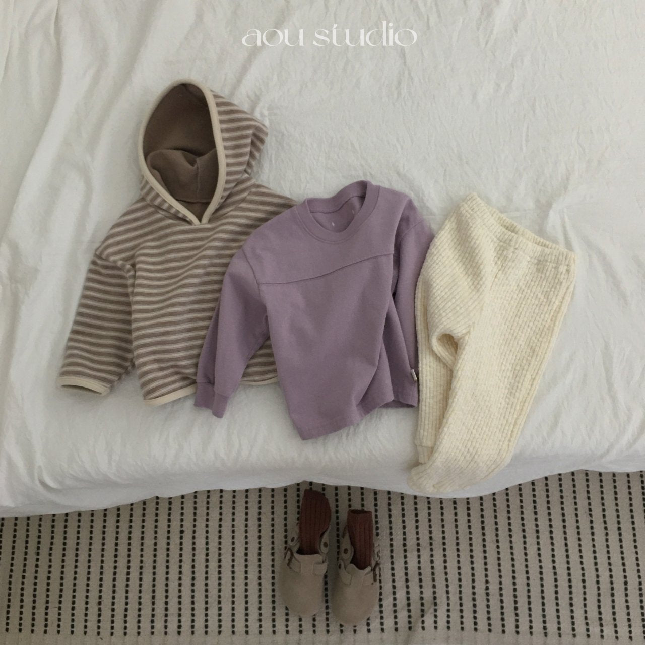 ［aou studio］Vanilla stripe hoodie