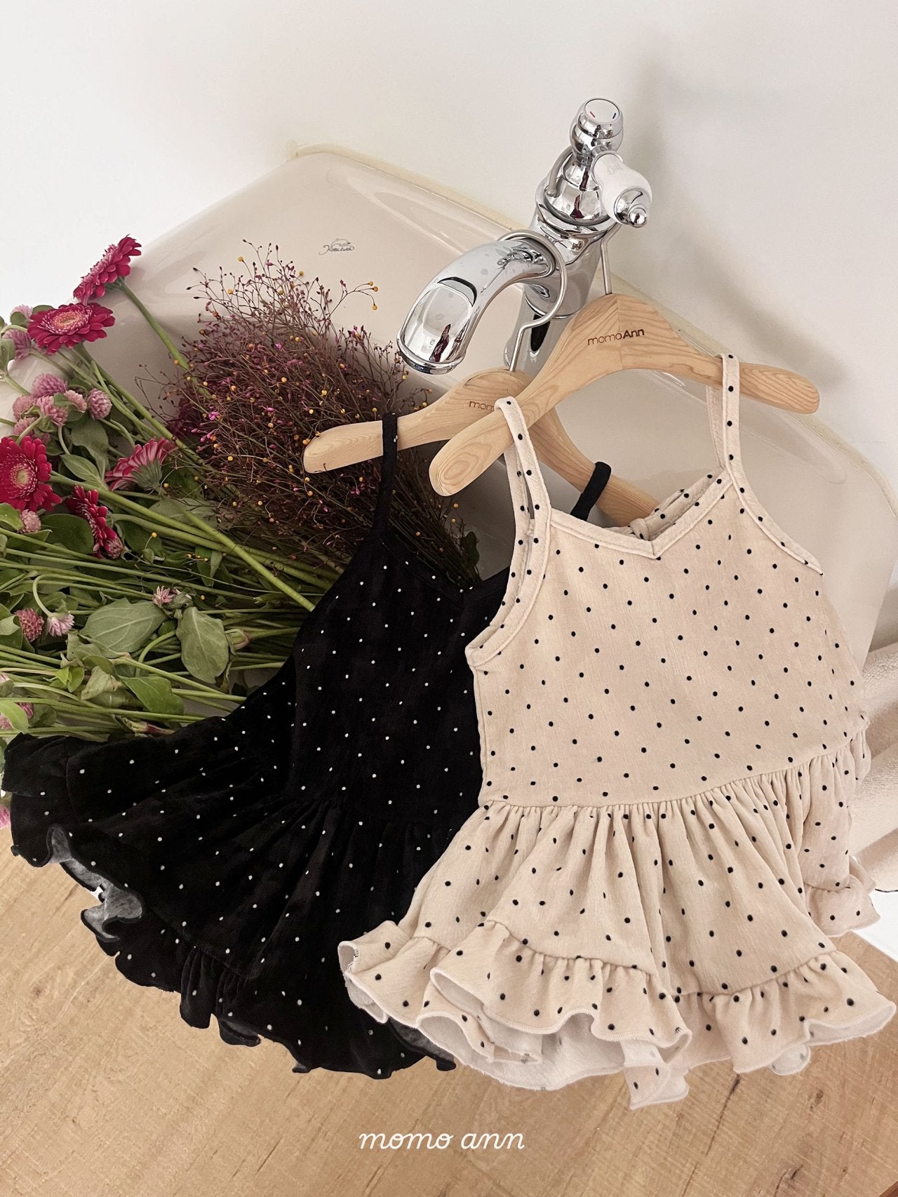［momo ann］Dot frill one-piece