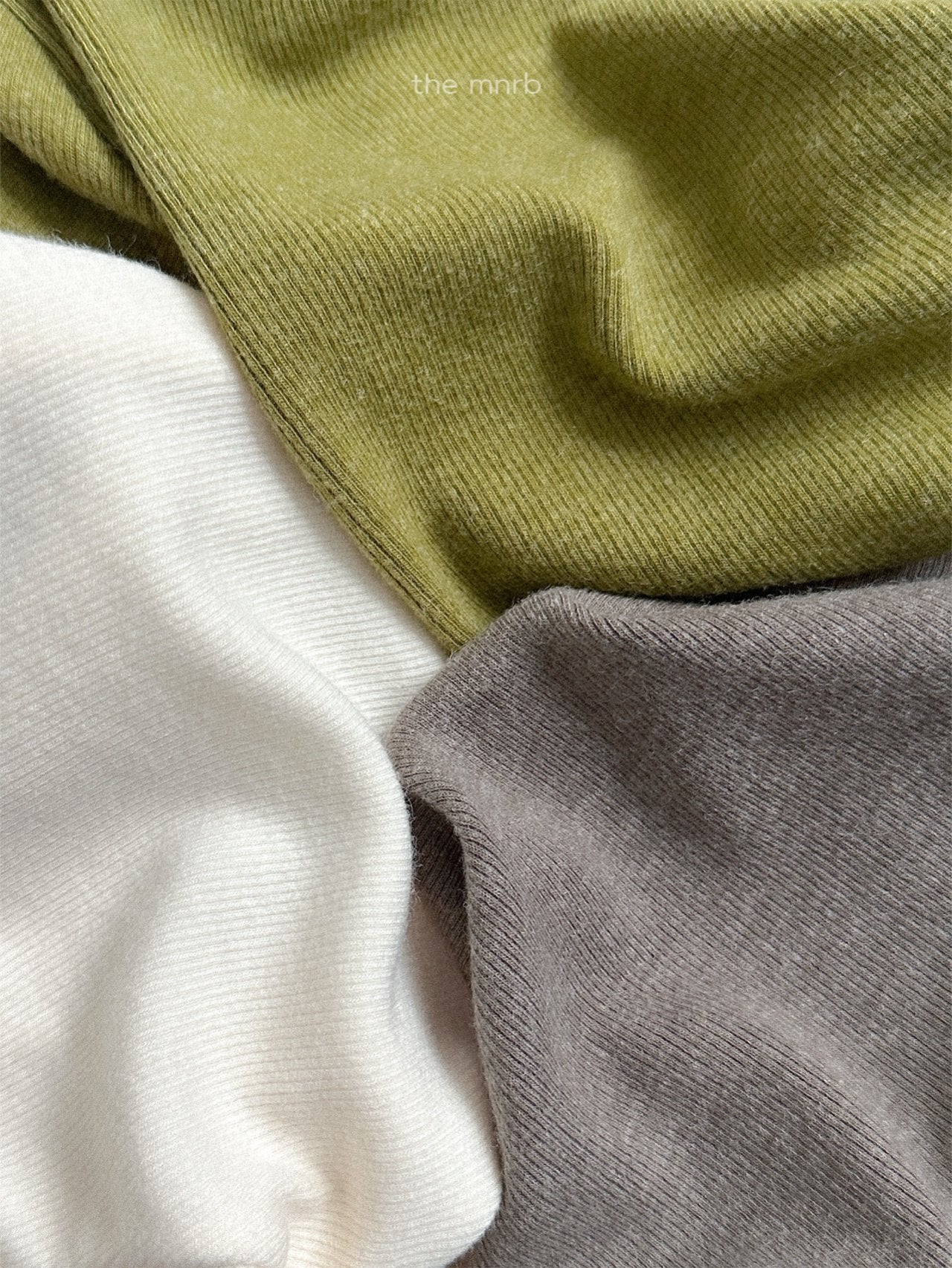 ［minirobe］Ribbed open turtleneck