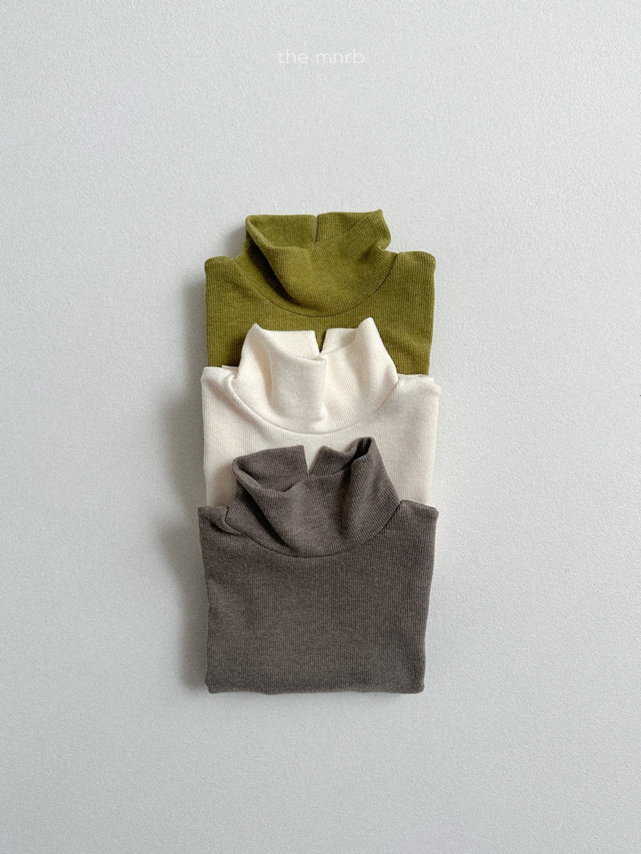 ［minirobe］Ribbed open turtleneck