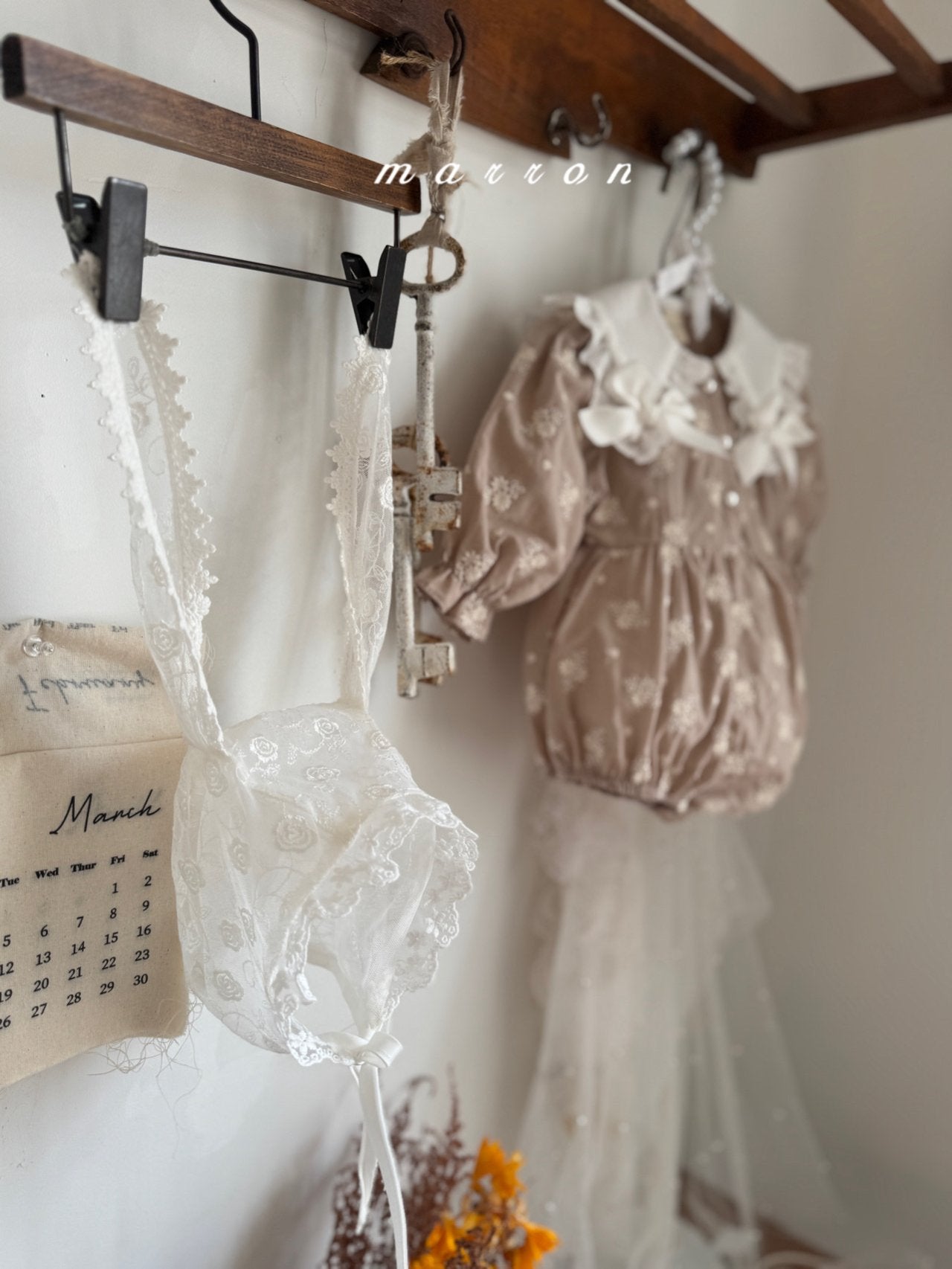 ［marron］Bunny lace bonnet